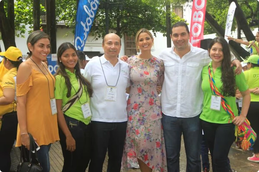 Entrega de premios a jóvenes talentos durante el evento Ajedrez al Parque